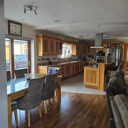 Irish Open 2026 - Sleeps 8 - 15 Min From Doonbeg בית נופש *